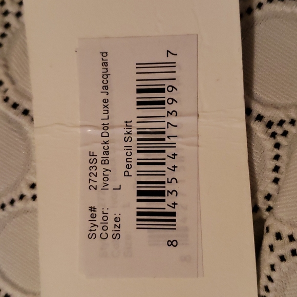 Pencil skirt - Picture 5 of 5